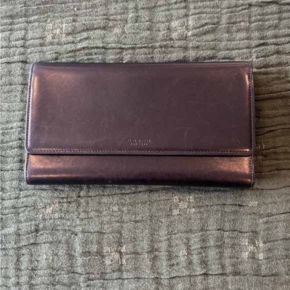 Coach Handbags - Coach Classic Black Tri-Fold Leather Wallet